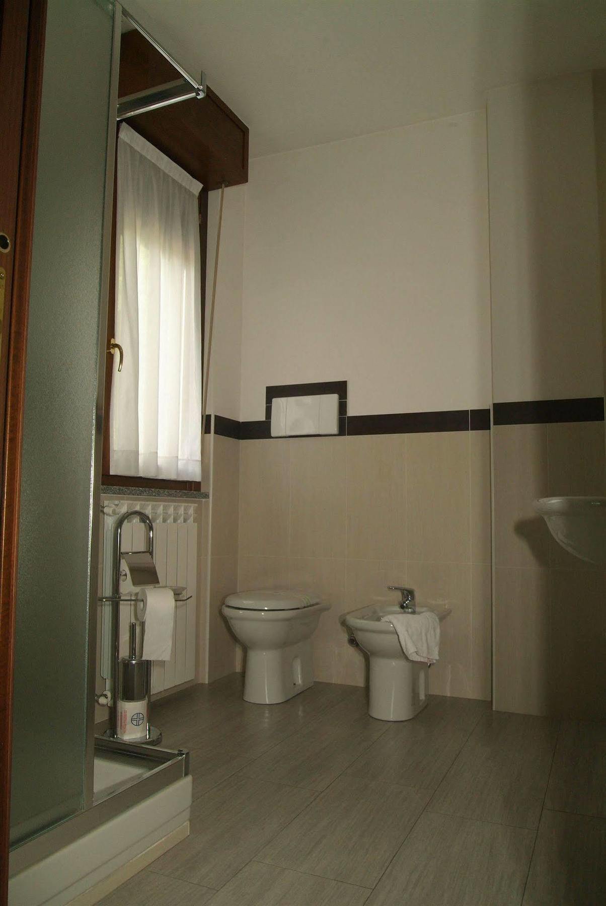 Residence San Prospero Garbagnate Milanese Buitenkant foto